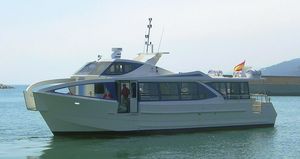 inboard sightseeing boat