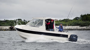outboard cabin cruiser / hard-top / sport-fishing / 8-person max.