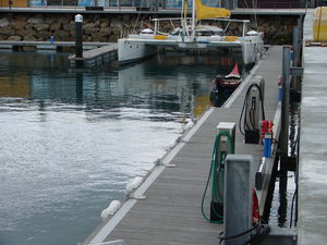floating dock bracket