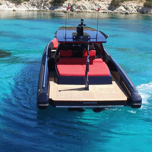 outboard inflatable boat / inboard / rigid / center console