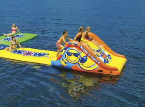 slide water toy / floating