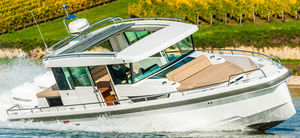 outboard center console boat / twin-engine / center console / hard-top
