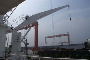 ship crane / deck