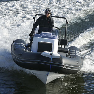 outboard inflatable boat / rigid / side console / navigation