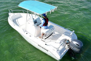 outboard center console boat / with T-top