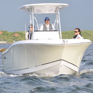 outboard center console boat / center console / sport-fishing / with T-top