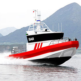 inboard rescue boat / aluminum / with enclosed cockpit / hydro-jet
