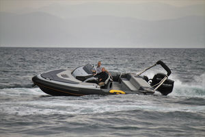 outboard inflatable boat / twin-engine / stepped hull / sport