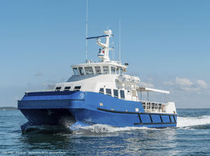 catamaran passenger boat / inboard / aluminum