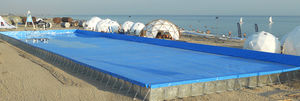floating swimming pool / modular