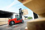 Port and terminal Ro-Ro forklift truck (side-lift) DCG90-180 | 9T-18T Kalmar Industries