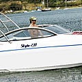 bow-rider runabout / wakeboard / 8 person max. / with sundeck - STYLE 230