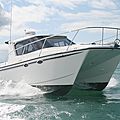 catamaran cabin-cruiser / outboard / sport-fishing - EXPRESS 30