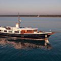 classic luxury yacht - SYCARA IV