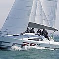 cruiser-racer sailboat / open transom / lifting keel / serial - COMET 26 S