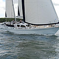 cruiser sailing-yacht / deck saloon / serial - 525