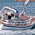cruising sailboat / center cockpit / teak deck - MALÖ 43
