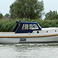 in-board cabin-cruiser / motor-boats classic / canal - PILOT 770 OPEN