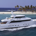 luxury yacht with enclosed flybridge / semi-custom - BEST N SHOW
