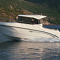 outboard cabin-cruiser / with enclosed cockpit - DINO 26