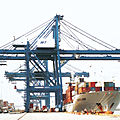 post-Panamax container gantry crane / unloading - DIESEL ENGINE GENERATOR TYPE - 50 LT