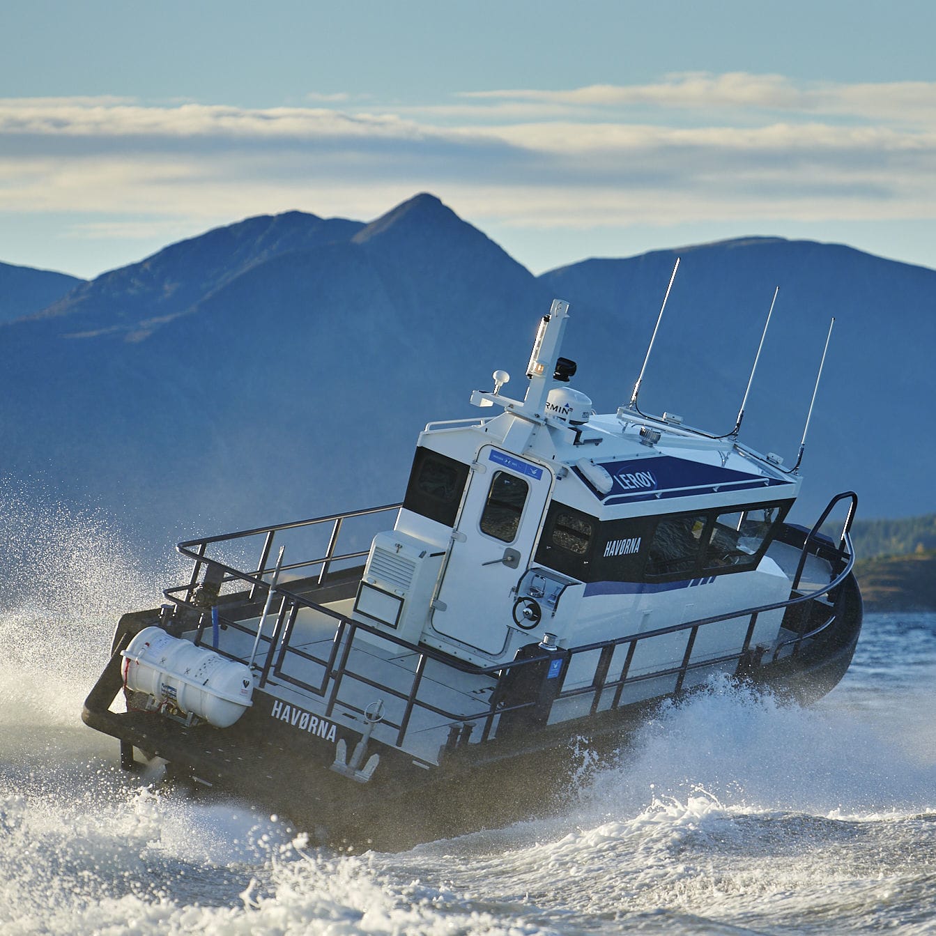 Barco utilitário FF33 MK2 SEAWORK SHUTTLE Hukkelberg Boats barco