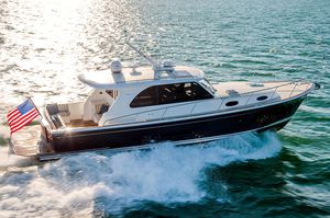 lancha Express Cruiser com motor de centro / com hard-top / IPS POD / tipo lobster