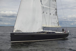 iate à vela de cruzeiro e regata / de popa aberta / em carbono / 2 cabines