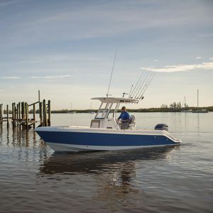 lancha de console central com motor de popa / com console central / open / de pesca esportiva