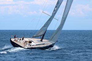 iate à vela de cruzeiro / com deck saloon / 5 cabines / com duas rodas de leme