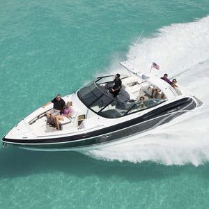 lancha de proa aberta com motor de centro / bowrider / de wakeboard / esportiva