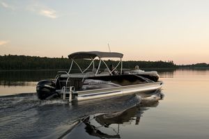 pontoon boat com motor de popa / tri-tube / em alumínio / máx. 12 pessoas