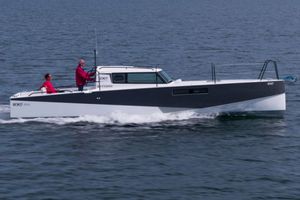 lancha Express Cruiser com motor de centro / com casco planante / de cruzeiro / 4 camas