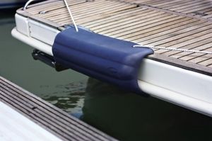 defensa para barco / de popa / para plataforma de popa / em arco