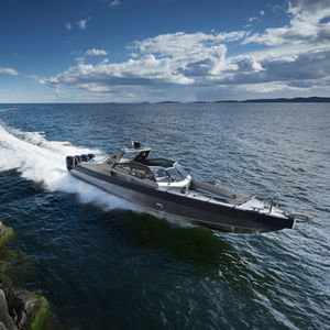 lancha Express Cruiser com motor de popa / quadrimotora / open / com console dupla
