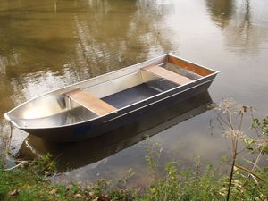 bote com motor de popa / em alumínio / máx. 4 pessoas