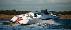 lancha Express Cruiser de rabeta / bimotor / open / com console dupla