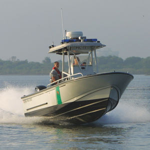 barco-patrulha / com motor de popa