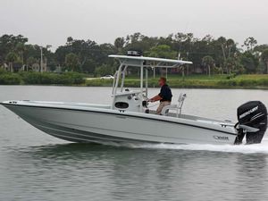 barco-patrulha / com motor de popa