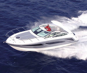 lancha Express Cruiser com motor de popa / bimotor / open / 1 cabine