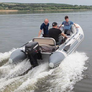 barco inflável com motor de popa / semirrígido / esportivo / de mergulho
