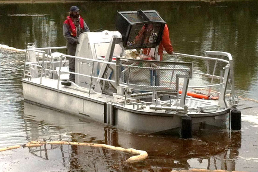 Waste recovery barge professional boat Cleaner 66 Efinor Sea