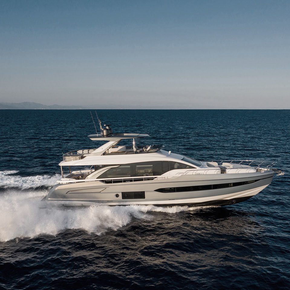 Cruising motor yacht - 78 - Azimut - flybridge / IPS / 4-cabin