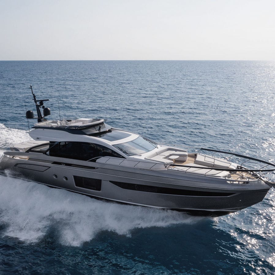 Cruising motor yacht - S8 - Azimut - flybridge / IPS / triple IPS