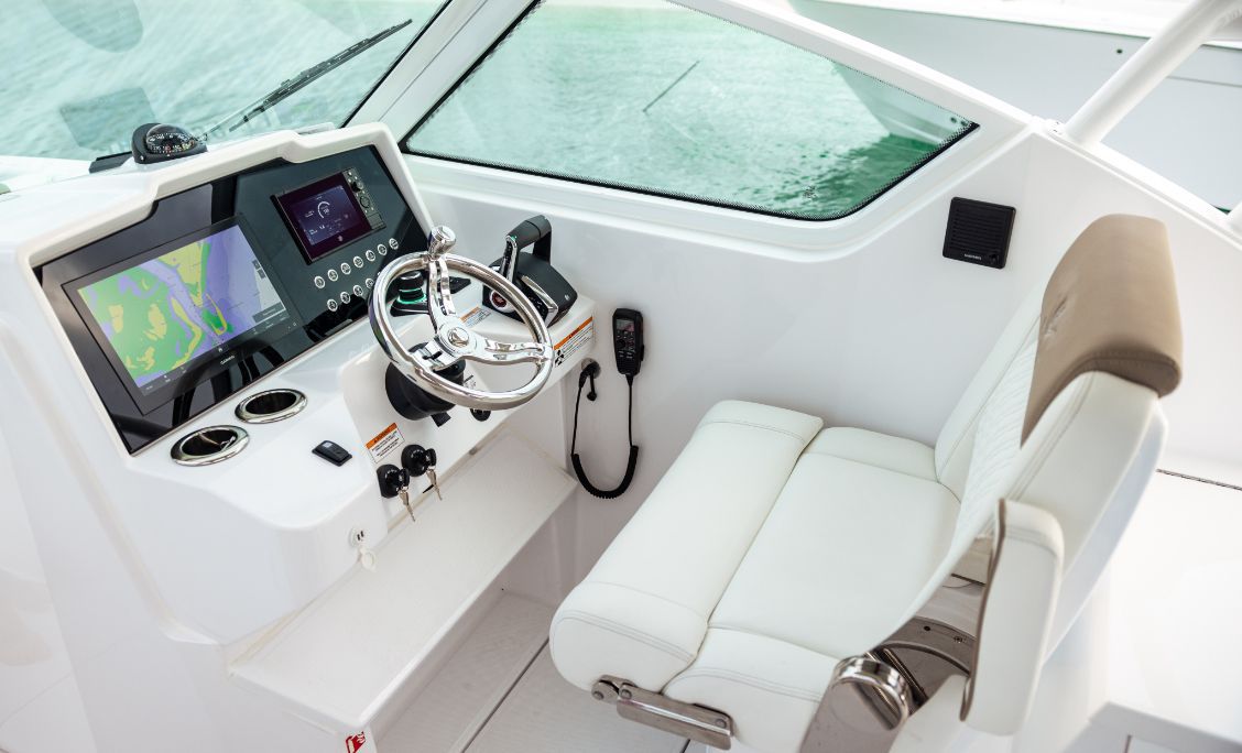 Outboard runabout - 28XC - Bertram - twin-engine / dual