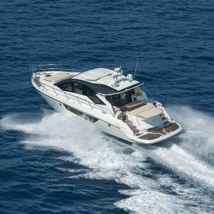 Cruising motor yacht - 60 HT - Cranchi - hard-top / 3-cabin / 7-berth