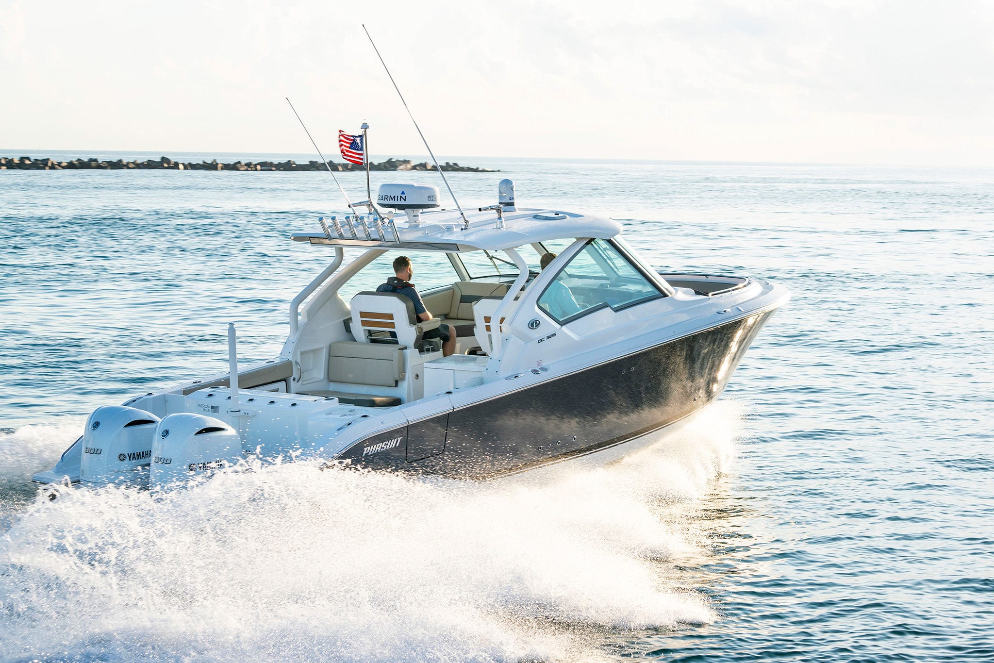 Outboard express cruiser DC 326 Pursuit Boats twinengine / hard