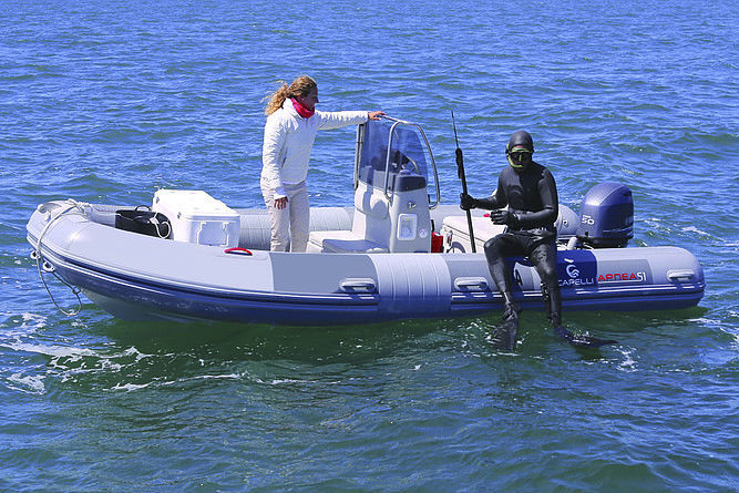 Outboard inflatable boat - APNEA 51 - Capelli - rigid / center console ...