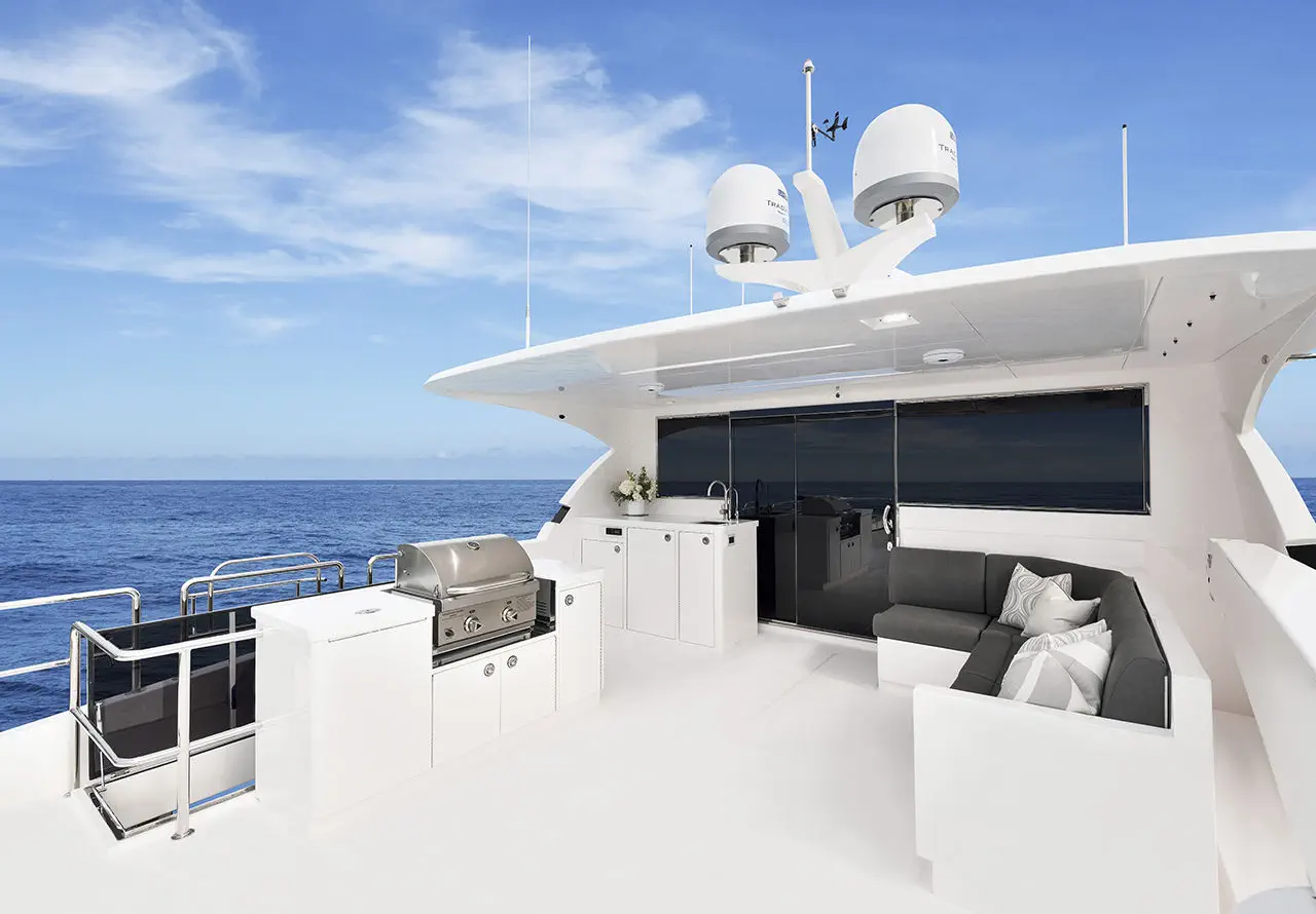 High-performance motor yacht - E81 