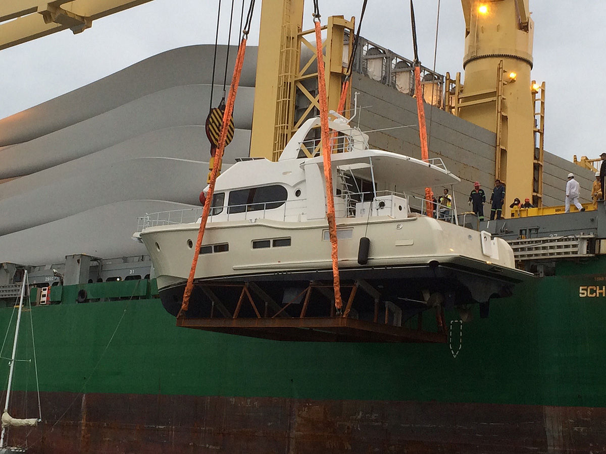 Offshore motor yacht 59CP Nordhavn trawler / flybridge / fiberglass